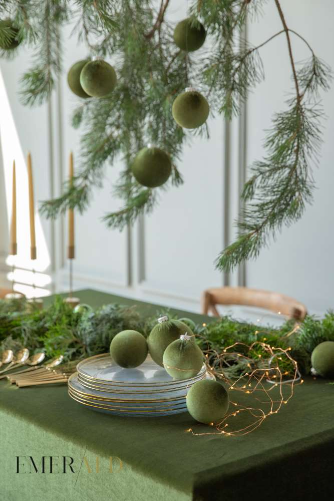 samanu spalvos kamuoliukai