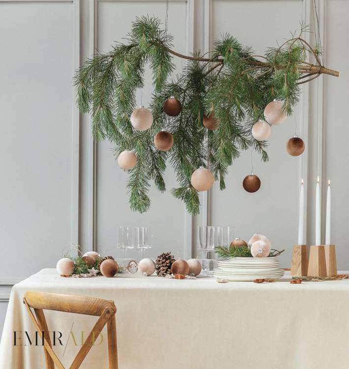 Emerald ranku darbo kalediniai papuosimai